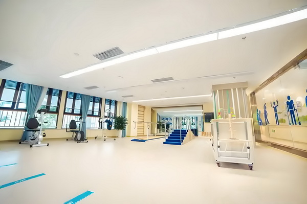 2025年深圳入户中介_女人老了，走不动了，这2件事最好守口如瓶，这才是真聪明 后与婚又登记结刘某